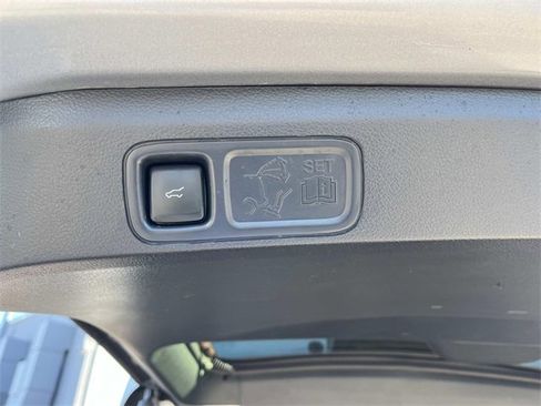 Used 2024 Ford Expedition Platinum image 13