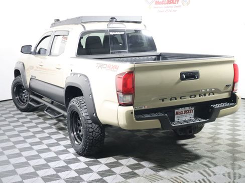Used 2019 Toyota Tacoma TRD Off-Road w/ Technology Package AWD/4WD image 11
