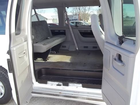 Used 1999 Ford E-350 and Econoline 350 XL RWD image 9