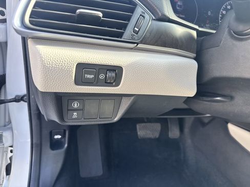 Used 2020 Honda Accord EX image 17