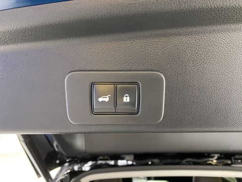 Used 2025 Nissan Murano Platinum w/ Cargo Package image 33