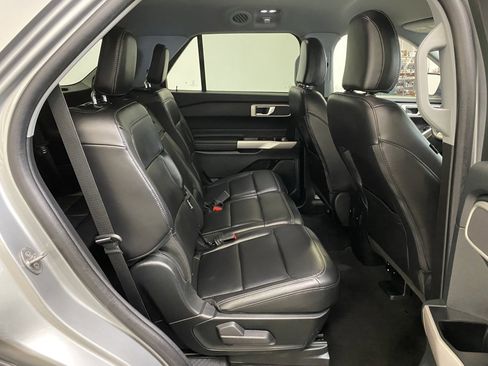 Used 2023 Ford Explorer XLT w/ Equipment Group 202A image 15