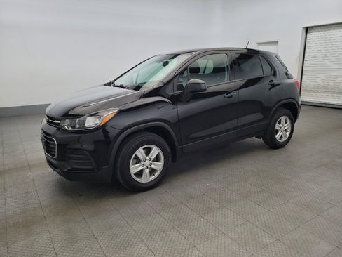 Used 2020 Chevrolet Trax LS w/ Tint and Cruise Package AWD/4WD image 2