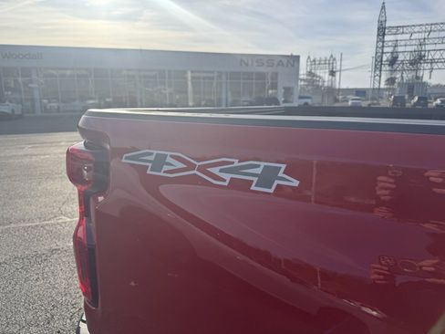 Used 2024 Chevrolet Silverado 2500 LT w/ Convenience Package image 10