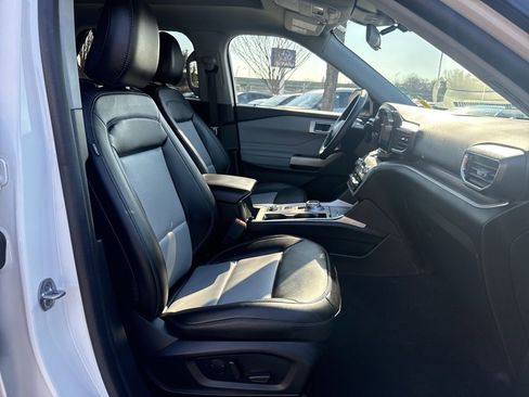 Used 2023 Ford Explorer XLT w/ Equipment Group 202A image 31