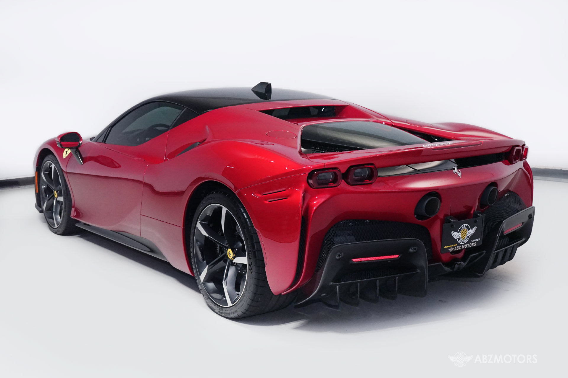 Used 2021 Ferrari SF90 Stradale AWD/4WD image 7