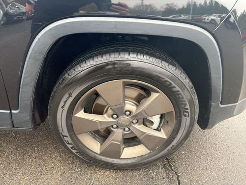 Used 2016 Jeep Cherokee 75th Anniversary image 30