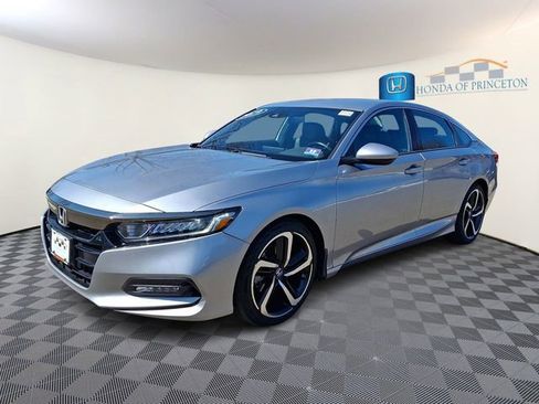 Used 2019 Honda Accord Sport image 3