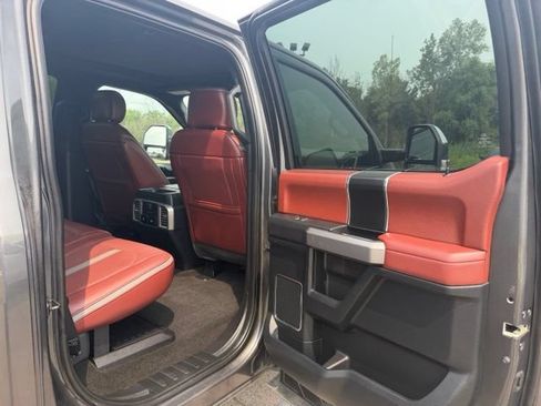Used 2018 Ford F250 Platinum w/ Platinum Ultimate Package AWD/4WD image 9