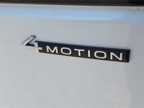 Used 2023 Volkswagen Atlas SEL R-Line AWD/4WD image 5