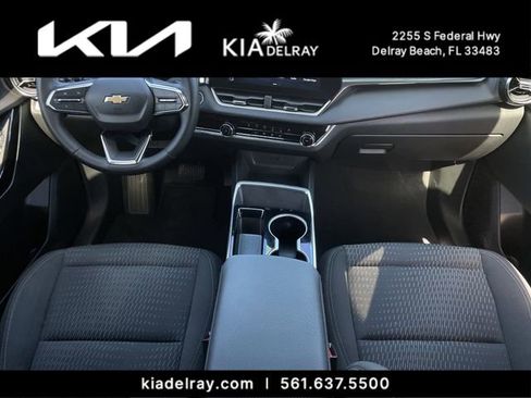 Used 2025 Chevrolet Equinox LT w/ Safety and Technology Package image 11