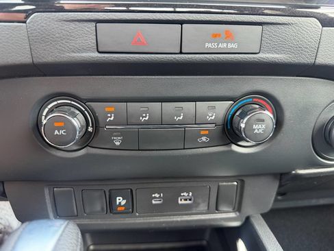 Used 2022 Nissan Frontier SV w/ Technology Package AWD/4WD image 33