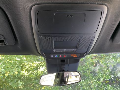 Used 2026 Chevrolet Traverse LT w/ Midnight/Sport Edition FWD image 32