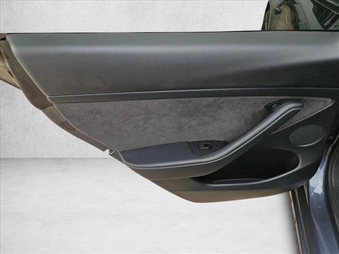 Used 2022 Tesla Model 3 image 12