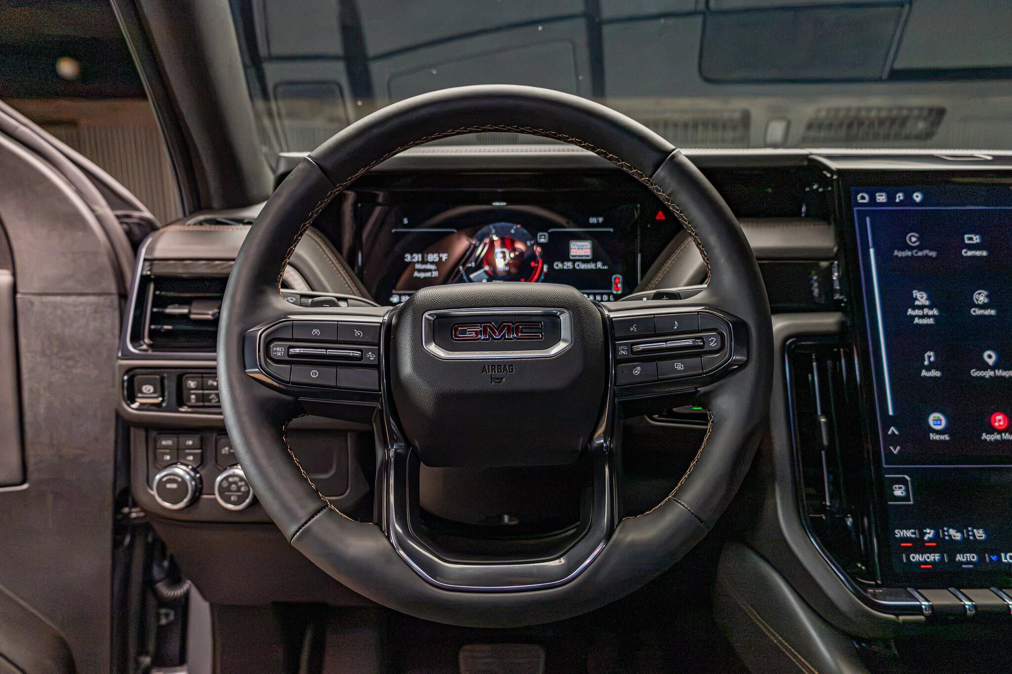 Used 2026 GMC Yukon AT4 AWD/4WD image 15