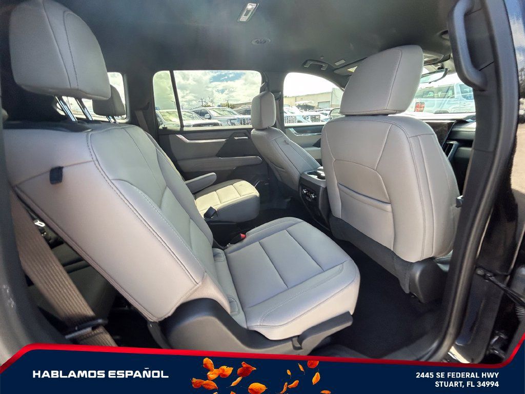 Used 2026 GMC Acadia Elevation w/ Elevation Premium Package FWD image 19