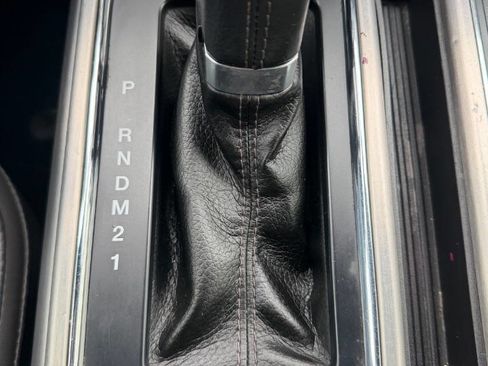 Used 2016 Ford F150 Platinum w/ Equipment Group 701A Luxury image 19