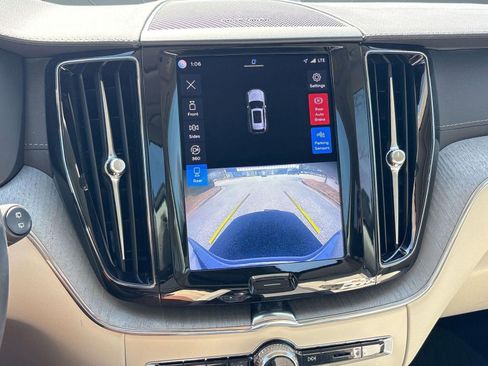 Used 2023 Volvo XC60 B5 Ultimate w/ Climate Package image 23