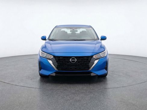 Used 2025 Nissan Sentra SV image 2