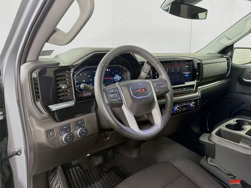 Used 2023 GMC Sierra 1500 SLE AWD/4WD image 16