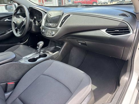 Used 2022 Chevrolet Malibu LT FWD image 12
