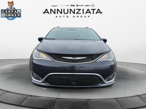 Used 2020 Chrysler Pacifica Touring-L Plus w/ Tire & Wheel Group FWD image 8
