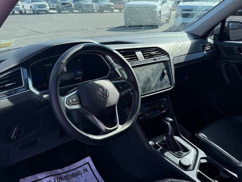Used 2022 Volkswagen Tiguan SE image 33
