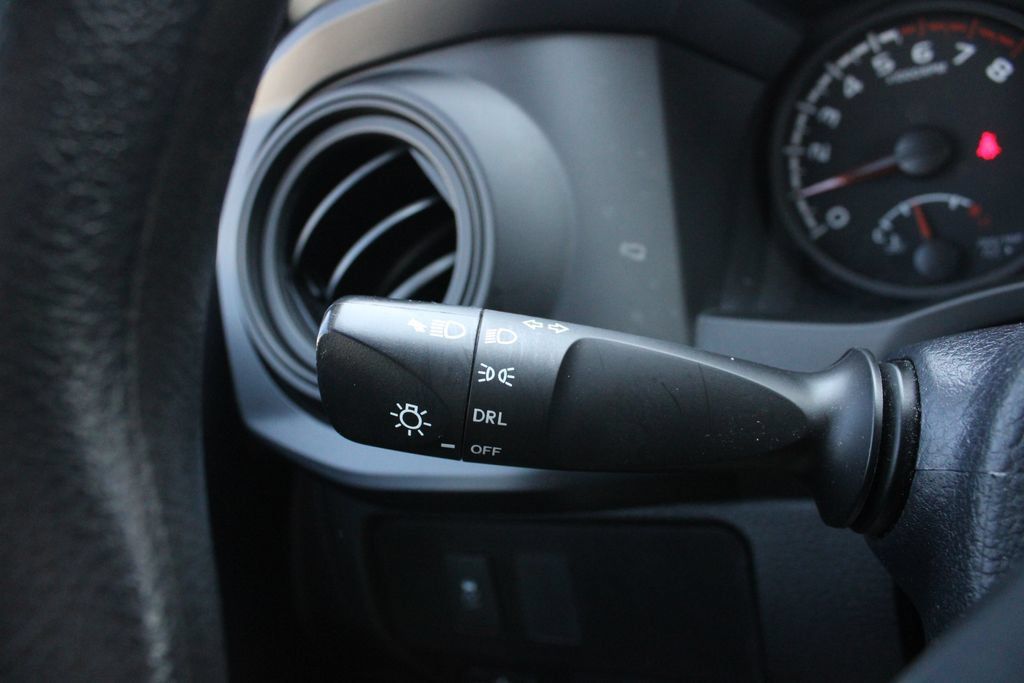 Used 2020 Toyota Tacoma SR AWD/4WD image 10