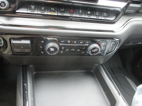 New 2026 Chevrolet Silverado 2500 ZR2 image 16