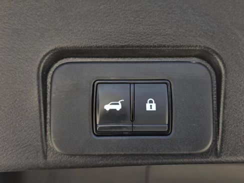 Used 2023 Nissan Rogue SL FWD image 16