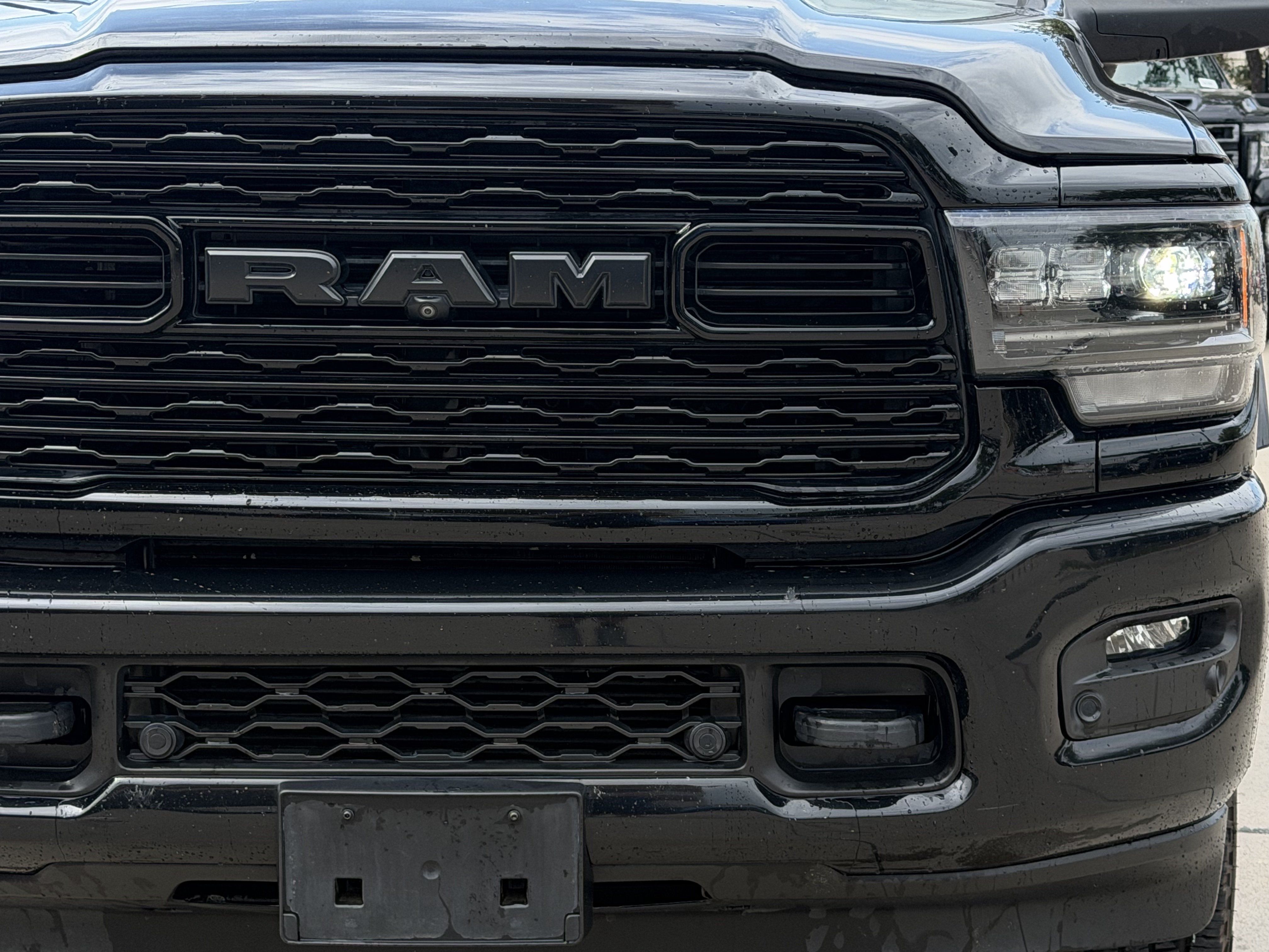 Used 2022 RAM 3500 Limited AWD/4WD image 9