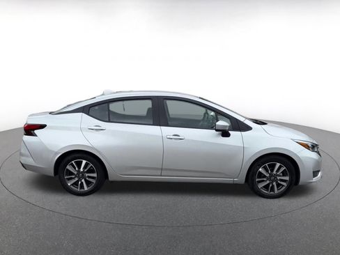 Used 2025 Nissan Versa SV FWD image 16