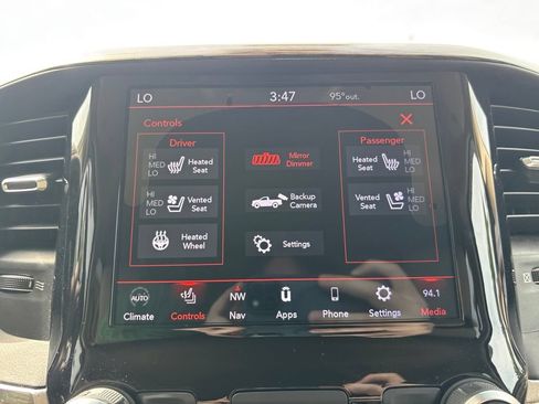Used 2020 RAM 1500 Laramie AWD/4WD image 44