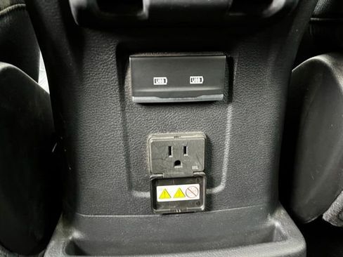 Used 2022 Jeep Wrangler Unlimited Rubicon w/ Xtreme Recon 35" Tire Package image 11