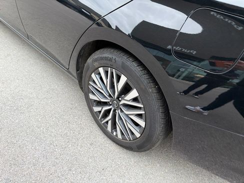 Used 2025 Nissan Altima 2.5 SV FWD image 25