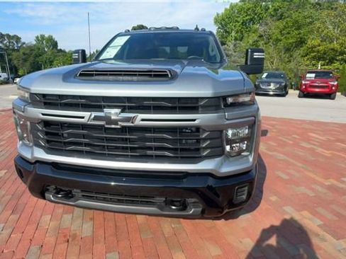 Used 2024 Chevrolet Silverado 2500 Custom w/ Custom Value Package AWD/4WD image 6