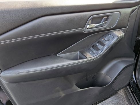 Certified 2024 Nissan Rogue SV w/ SV Premium Package image 11