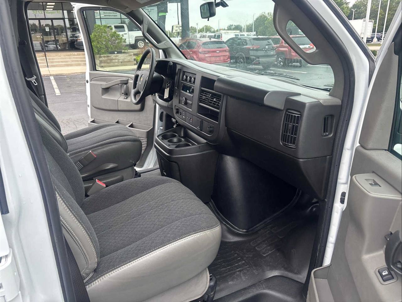 Used 2025 Chevrolet Express 2500 w/ Driver Convenience Package RWD image 22