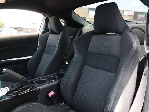 Used 2017 Toyota 86 RWD image 16