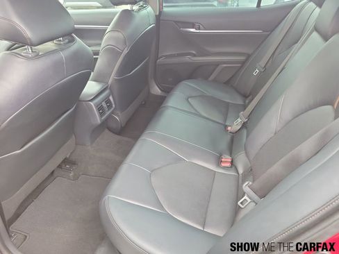 Used 2020 Toyota Camry XLE FWD image 12