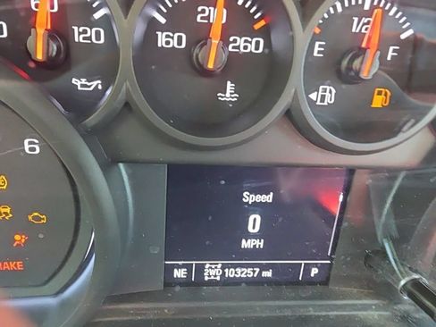 Used 2021 Chevrolet Silverado 1500 Custom AWD/4WD image 15