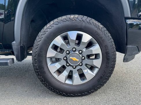 Used 2024 Chevrolet Silverado 2500 Custom w/ Custom Value Package AWD/4WD image 14