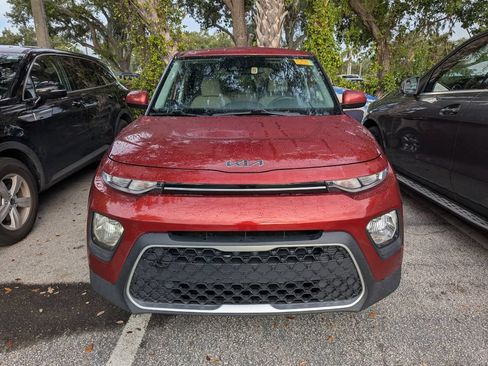 Used 2022 Kia Soul LX w/ Technology Package FWD image 2