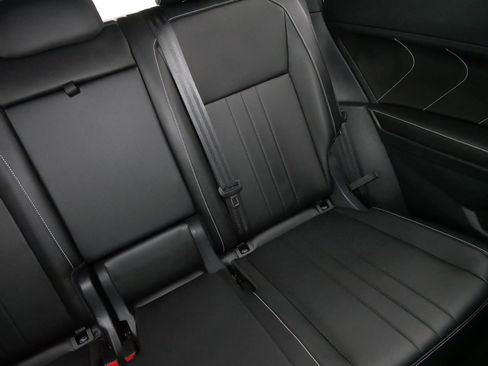 Certified 2024 Volkswagen Tiguan SE R-Line image 14