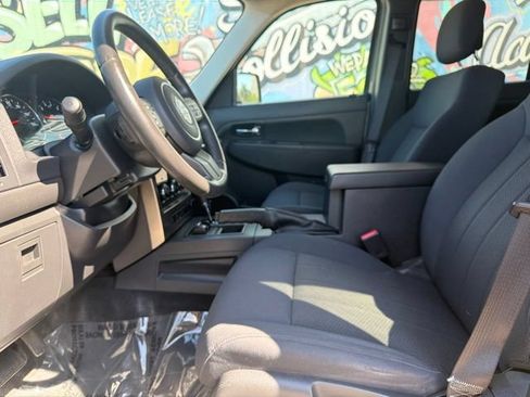 Used 2012 Jeep Liberty Sport w/ Popular Equipment Group AWD/4WD image 14