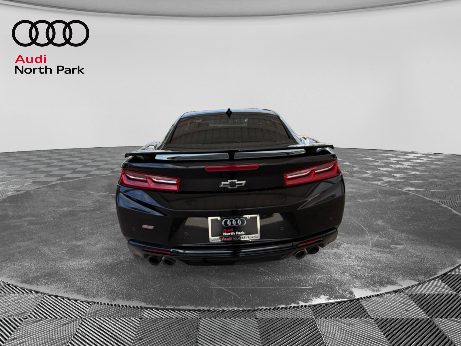 Used 2018 Chevrolet Camaro SS RWD image 4