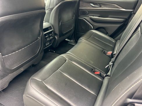 Used 2024 Jeep Grand Cherokee Limited 4xe AWD/4WD image 12