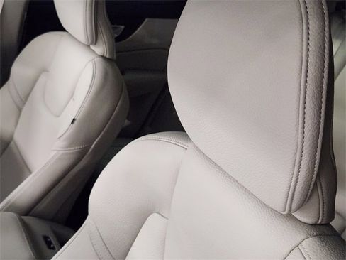 New 2026 Volvo V60 B5 Cross Country Plus w/ Protection Package Premier image 15