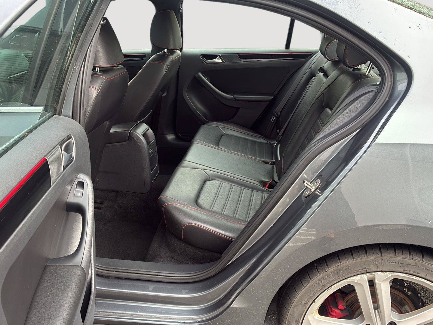 Used 2017 Volkswagen Jetta GLI FWD image 19