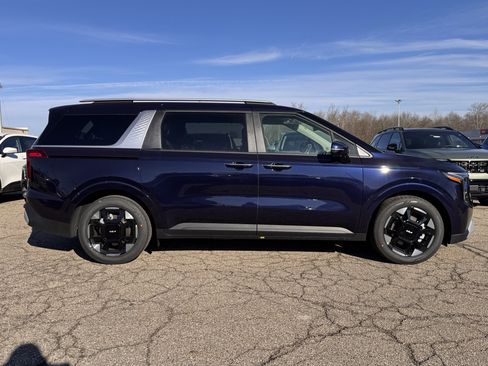 New 2026 Kia Carnival EX image 2